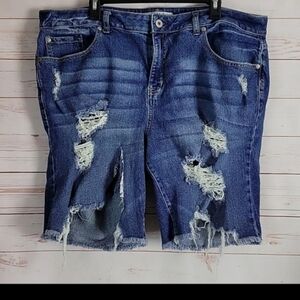TORRID Womens Medium Wash Cutoff Distressed High Rise Denim Shorts Size 20